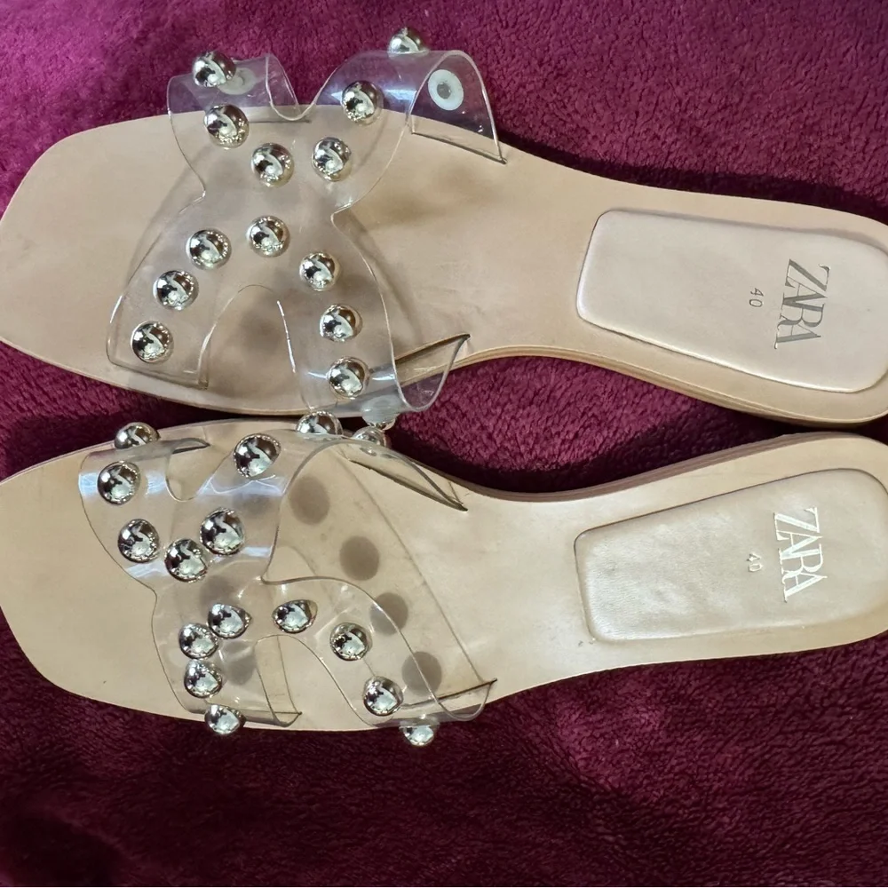 ZARA, Stylish Tan Sandals with Gold Accents - Picture 2 of 7